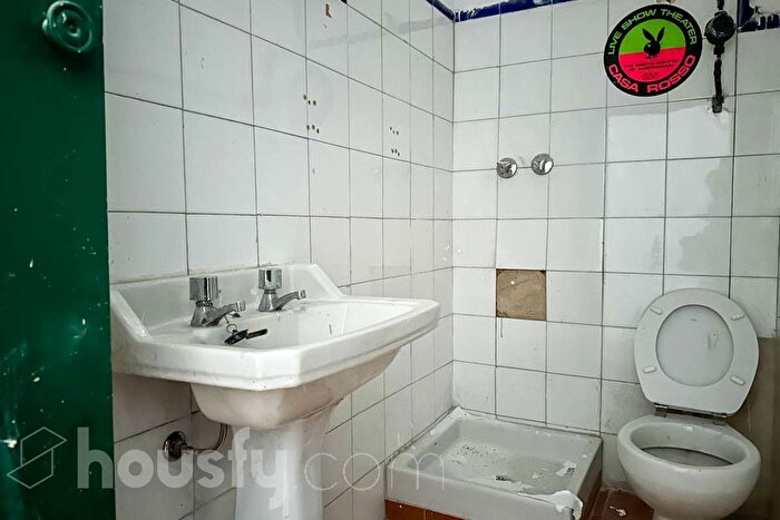 Casas en venta y pisos alquiler - 3
