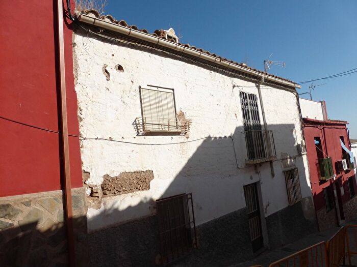 Casas en venta y pisos alquiler - 3