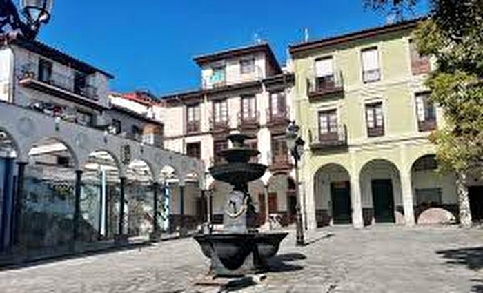 Casas en venta y pisos alquiler - 1