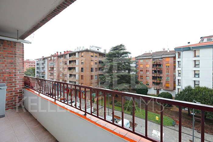 Casas en venta y pisos alquiler - 3