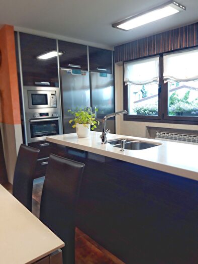 Casas en venta y pisos alquiler - 2