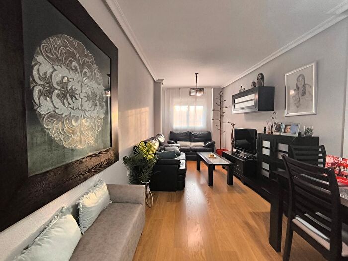 Casas en venta y pisos alquiler - 1