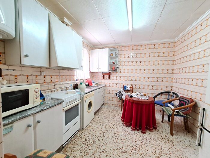 Casas en venta y pisos alquiler - 2