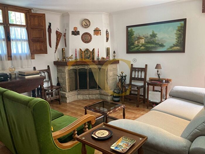 Casas en venta y pisos alquiler - 3