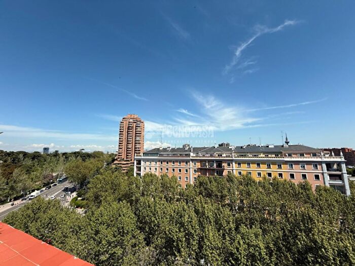 Piso en venta en Retiro, Niño Jesús de 3 habitaciones