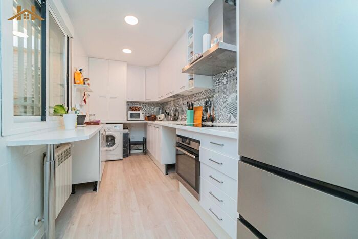 Casas en venta y pisos alquiler - 2
