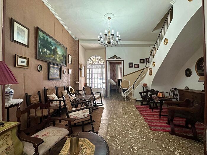 Casas en venta y pisos alquiler - 3