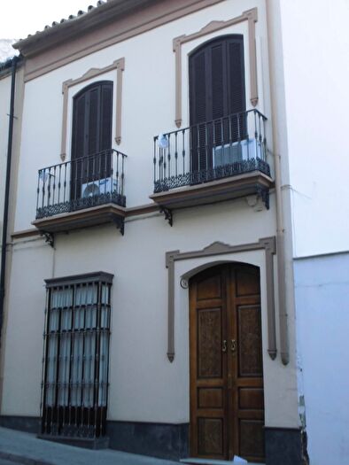 Casas en venta y pisos alquiler - 1