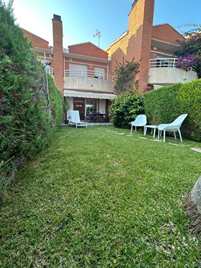 Casa en venta en Creixell, Tarragona de 3 habitaciones