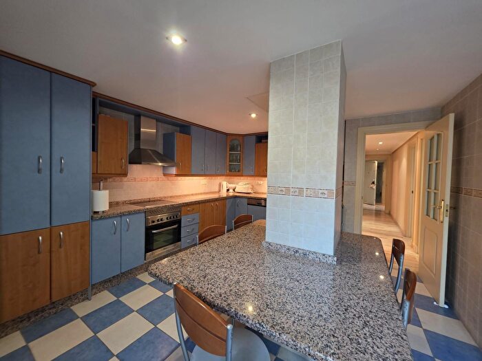 Casas en venta y pisos alquiler - 2