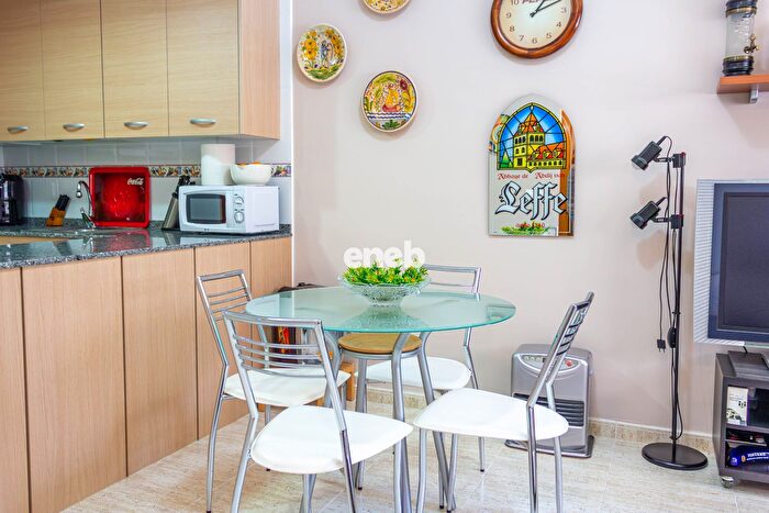Casas en venta y pisos alquiler - 3