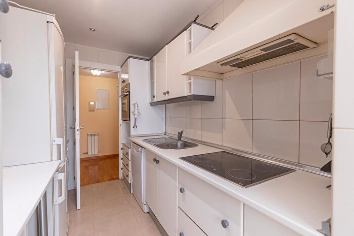 Casas en venta y pisos alquiler - 2