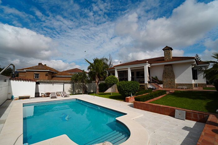 Casa en venta en La Motilla Fuente del Rey, Dos Hermanas de 4 habitaciones