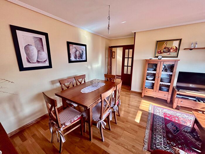 Casas en venta y pisos alquiler - 1