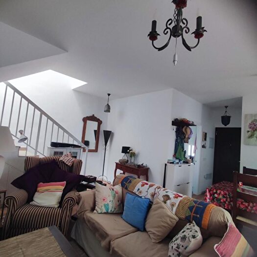Casas en venta y pisos alquiler - 3