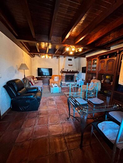 Casas en venta y pisos alquiler - 3