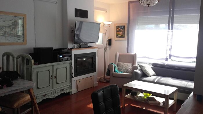 Casas en venta y pisos alquiler - 1
