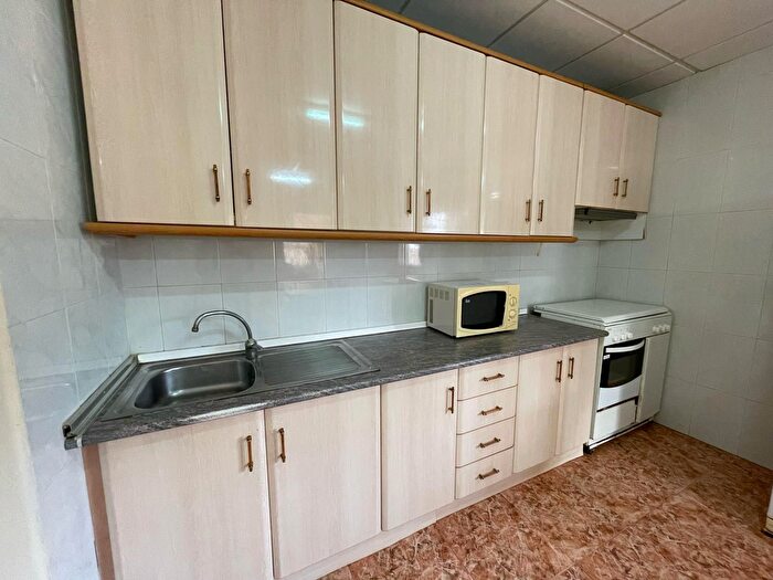 Casas en venta y pisos alquiler - 2
