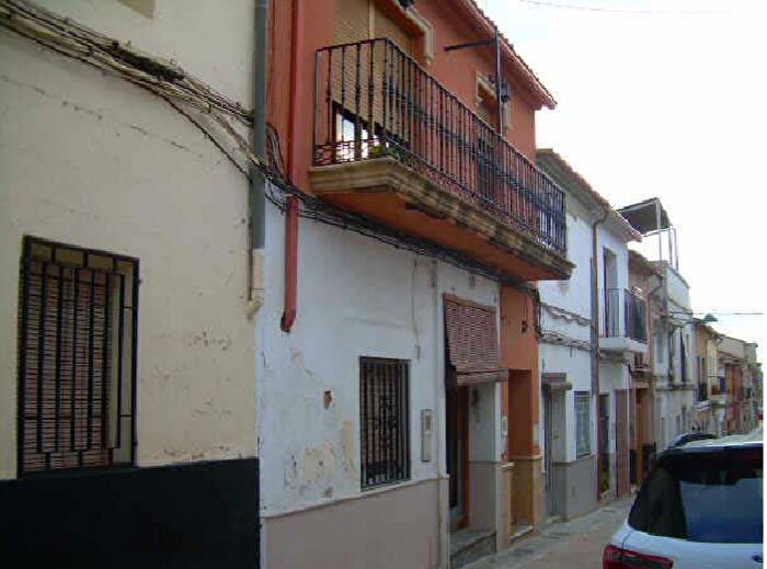 Casas en venta y pisos alquiler - 1
