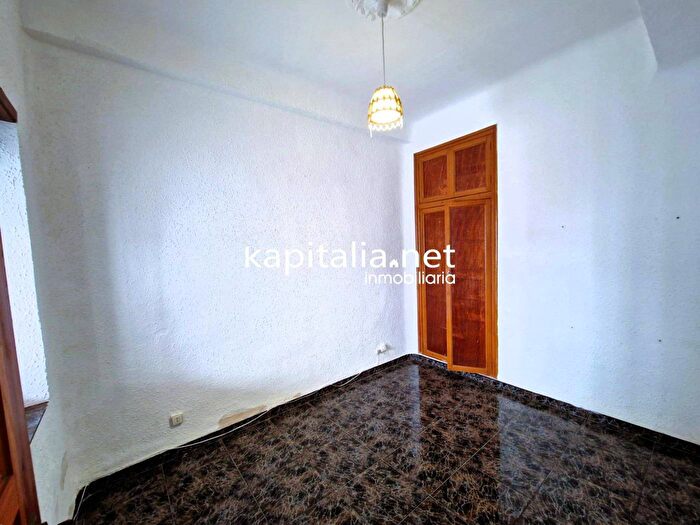 Casas en venta y pisos alquiler - 2