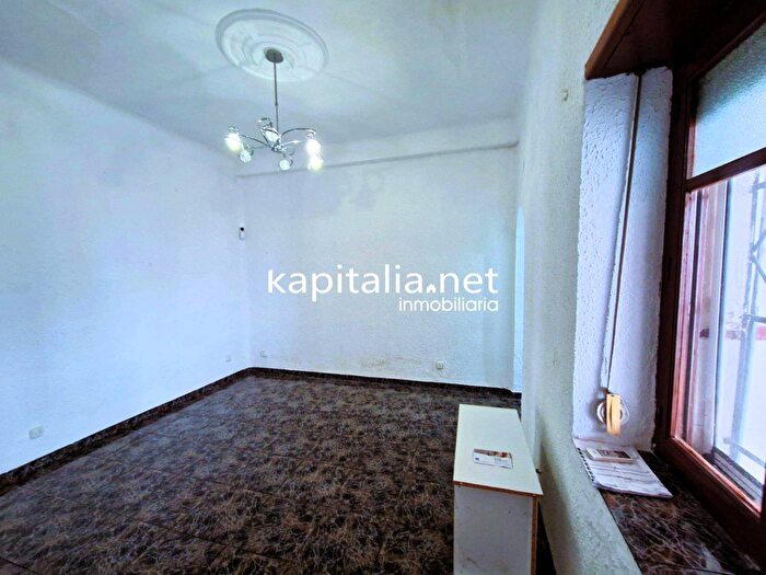 Casas en venta y pisos alquiler - 3