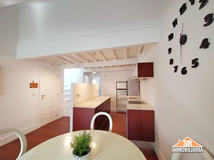 Casas en venta y pisos alquiler - 1