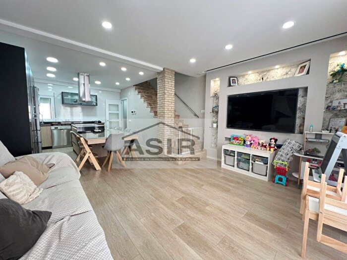 Casas en venta y pisos alquiler - 1