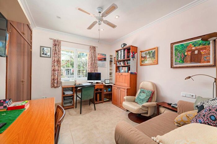 Casas en venta y pisos alquiler - 3
