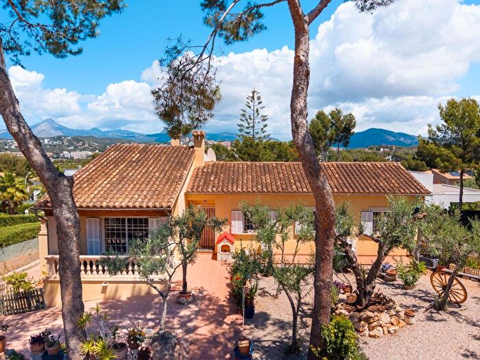 Casas en venta y pisos alquiler - 1