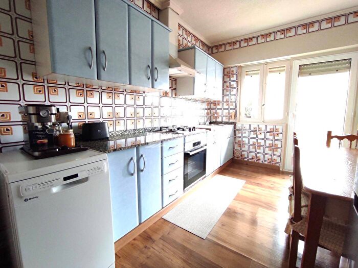 Casas en venta y pisos alquiler - 2