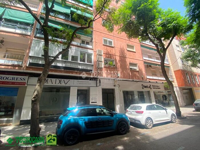 Casas en venta y pisos alquiler - 1