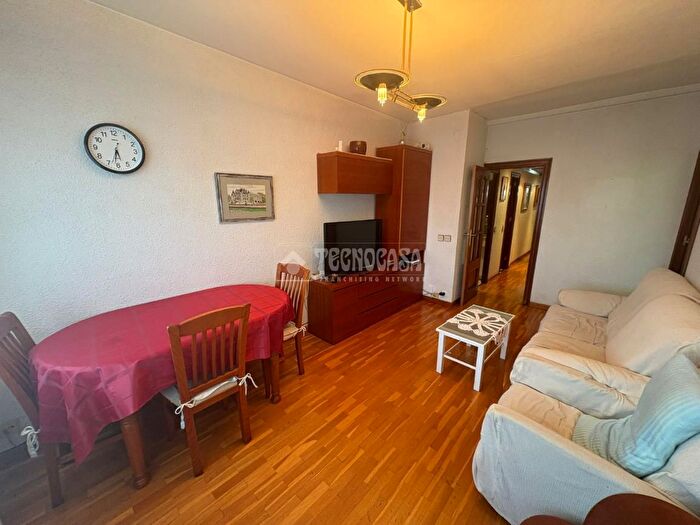 Casas en venta y pisos alquiler - 1