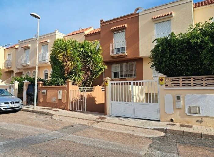 Casa en venta en Huércal de Almería, Almería de 4 habitaciones