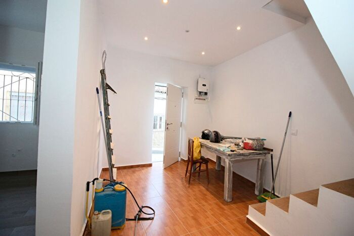 Casas en venta y pisos alquiler - 3