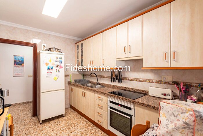 Casas en venta y pisos alquiler - 3