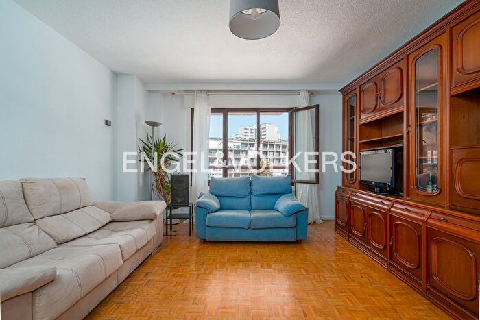 Casas en venta y pisos alquiler - 1