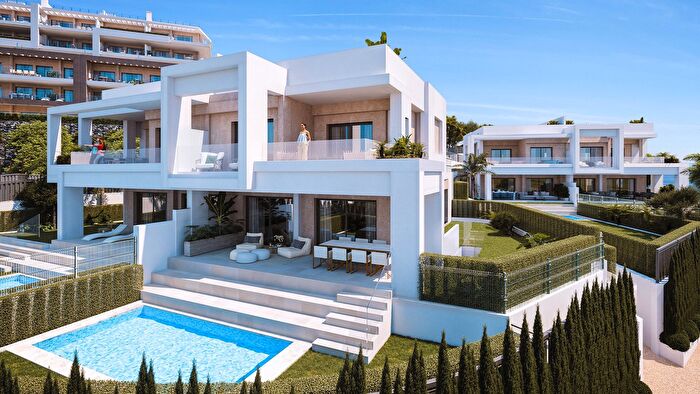 Casa en venta en Selwo, La Concha Resina Golf de 3 habitaciones