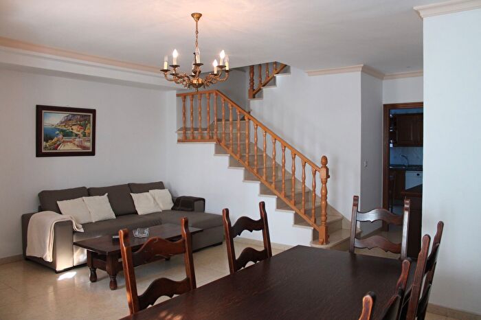 Casas en venta y pisos alquiler - 2