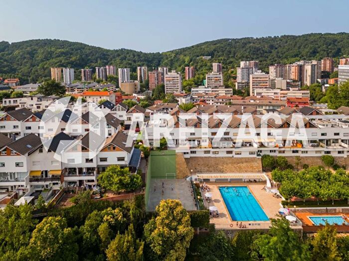 Casas en venta y pisos alquiler - 1