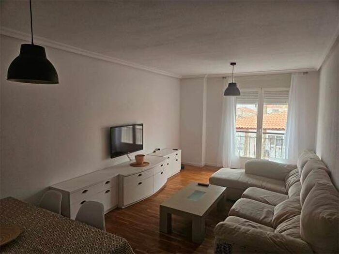 Casas en venta y pisos alquiler - 1