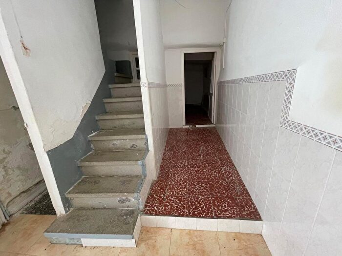 Casas en venta y pisos alquiler - 2