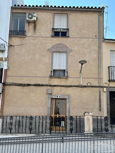 Casas en venta y pisos alquiler - 1