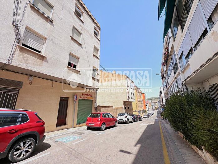 Casas en venta y pisos alquiler - 1