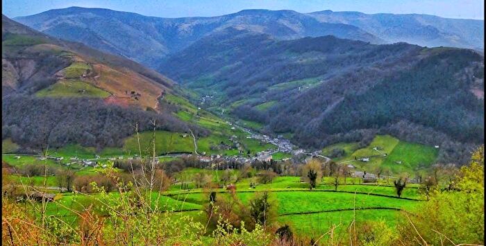 Casa en venta en Vega de Pas, Cantabria de 1 habitacion
