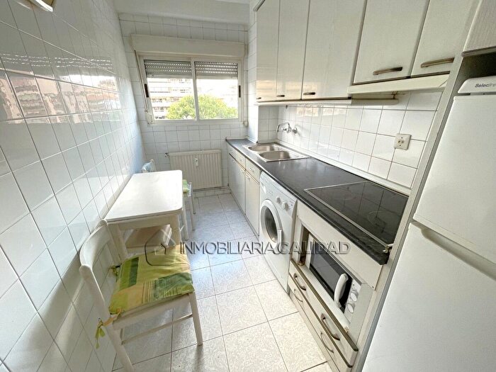 Piso en alquiler en Centro, Reyes Católicos de 3 habitaciones