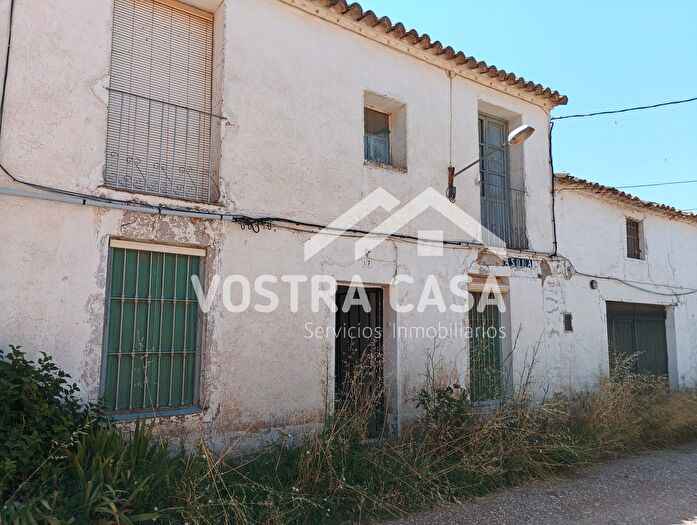 Casas en venta y pisos alquiler - 1