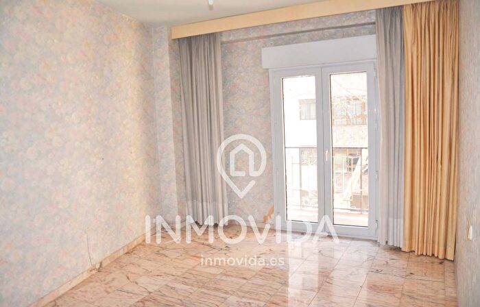 Casas en venta y pisos alquiler - 3