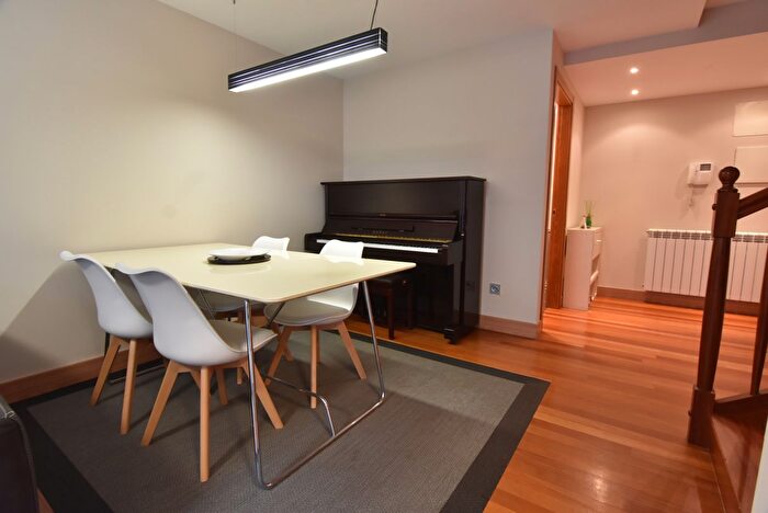 Casas en venta y pisos alquiler - 3