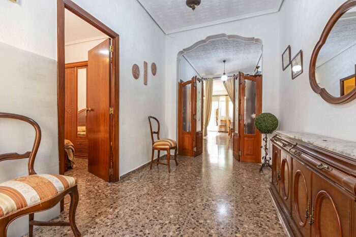 Casas en venta y pisos alquiler - 1