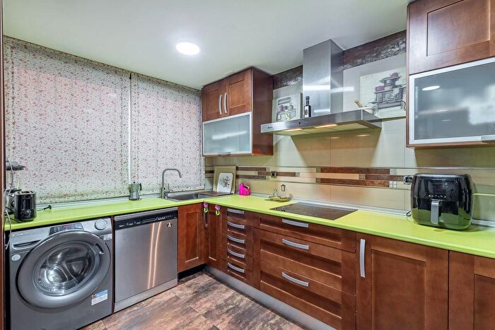 Casas en venta y pisos alquiler - 2